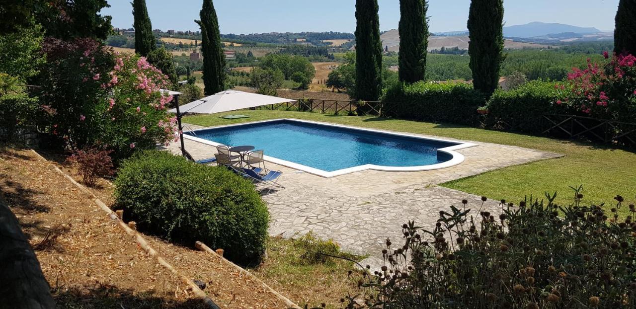 Case In Campagna Con Piscina A تودي المظهر الخارجي الصورة